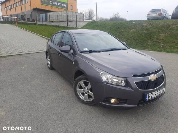 Chevrolet Cruze 1.6 LS - 1