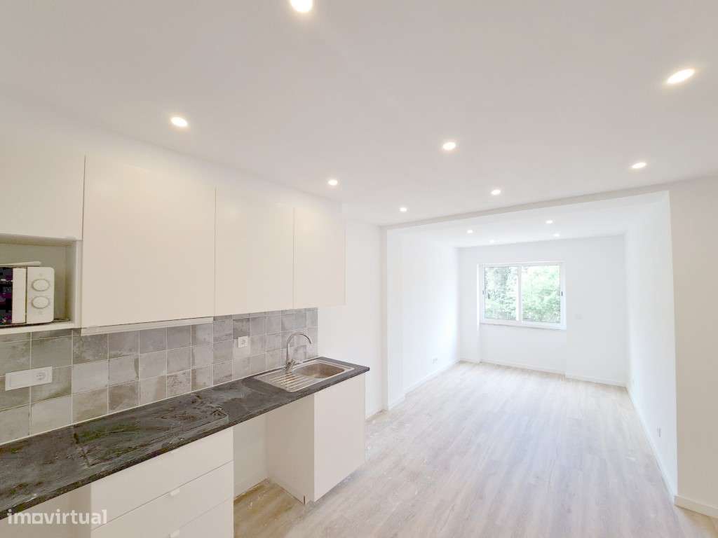 Apartamento T2 com pátio para venda em Algueirão-Mem Martins - Sint...-36