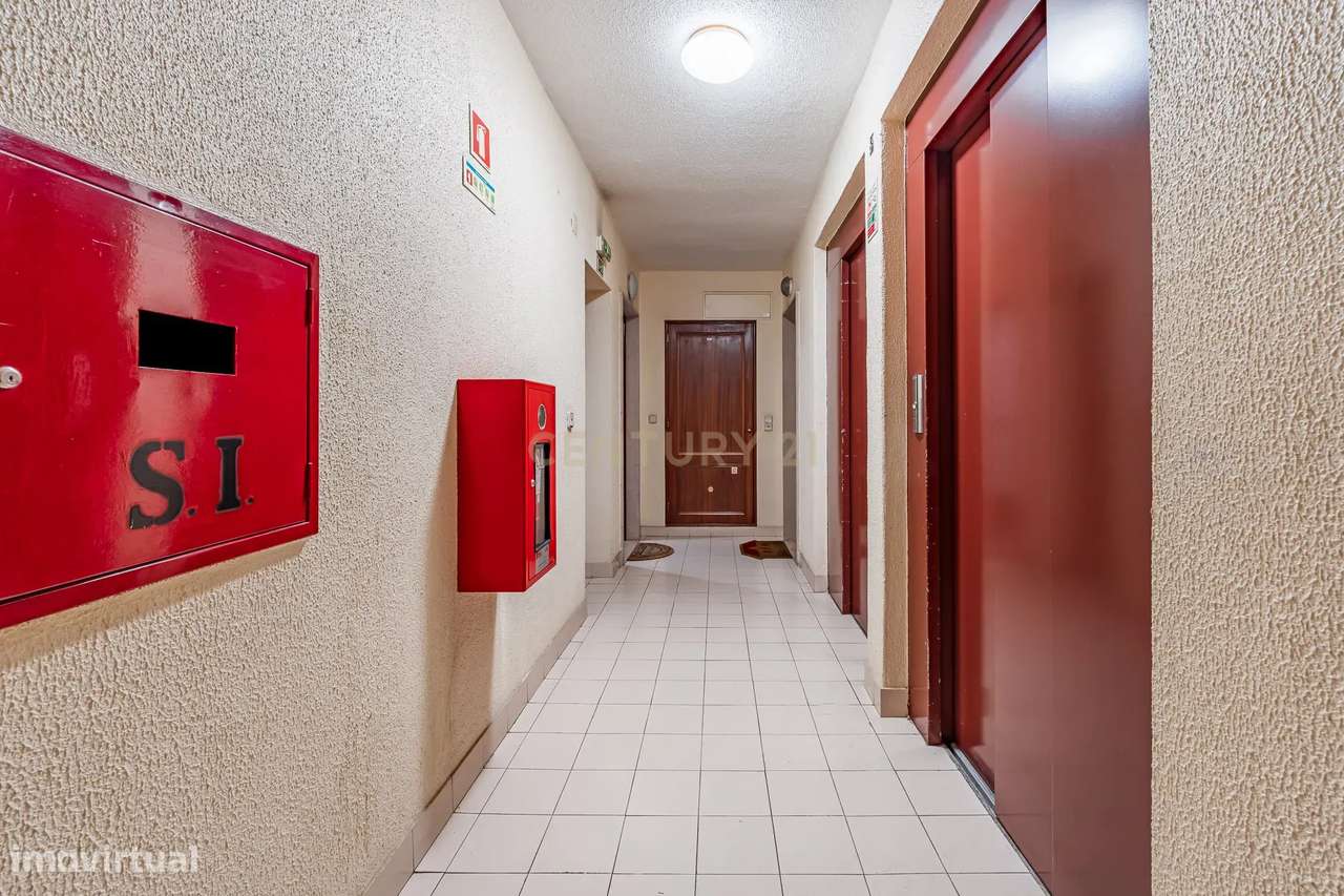 Apartamento T2 em Rio de Mouro, Sintra.-27