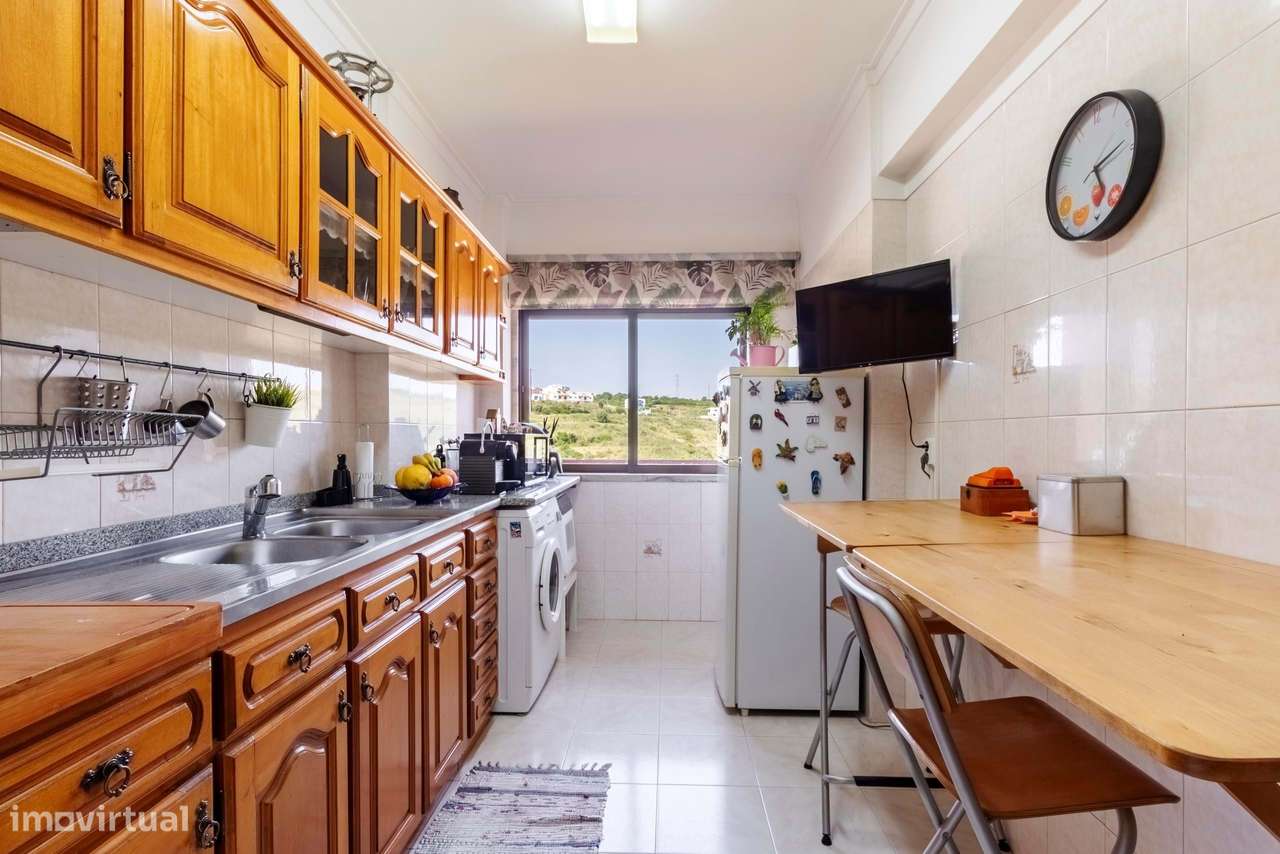 Apartamento T2 c/ Varanda no Casal do Cotão, Sintra-11
