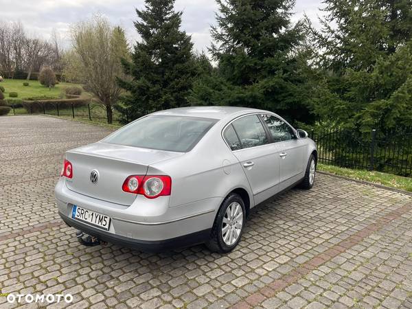 Volkswagen Passat 2.0 TDI DPF Comfortline - 4