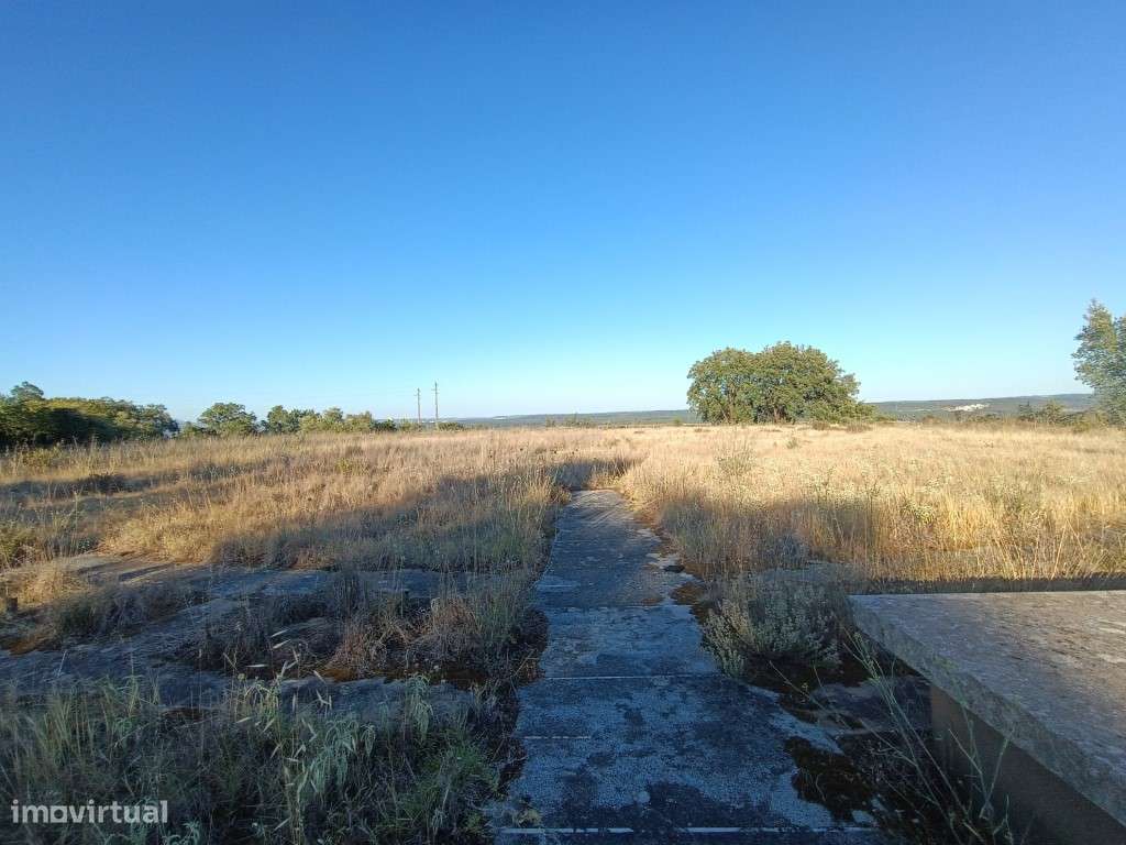 PRÉDIO PARA SERVIÇOS-16