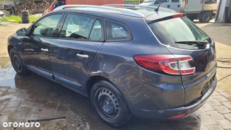 Renault Megane III 1.9 dci na części - 4