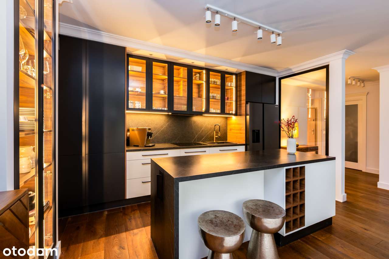 WIDOK NA LAS! Prywatny ogród 142 m2 | x2 GARAŻ i x2 Komórki !-0