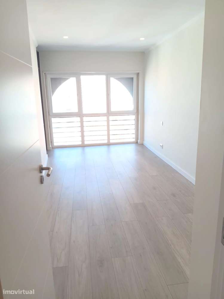 Fantástico Apartamento T4 , com acabamentos de luxo .-25