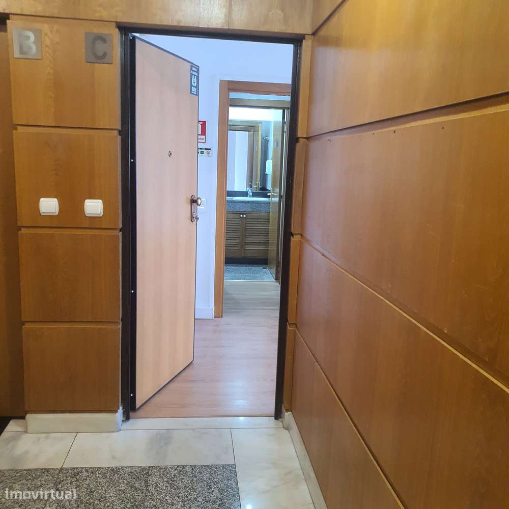 Escritório c/ 1 lugar de estacionamento na Avenida 5 de Outubro - Grande imagem: 4/12