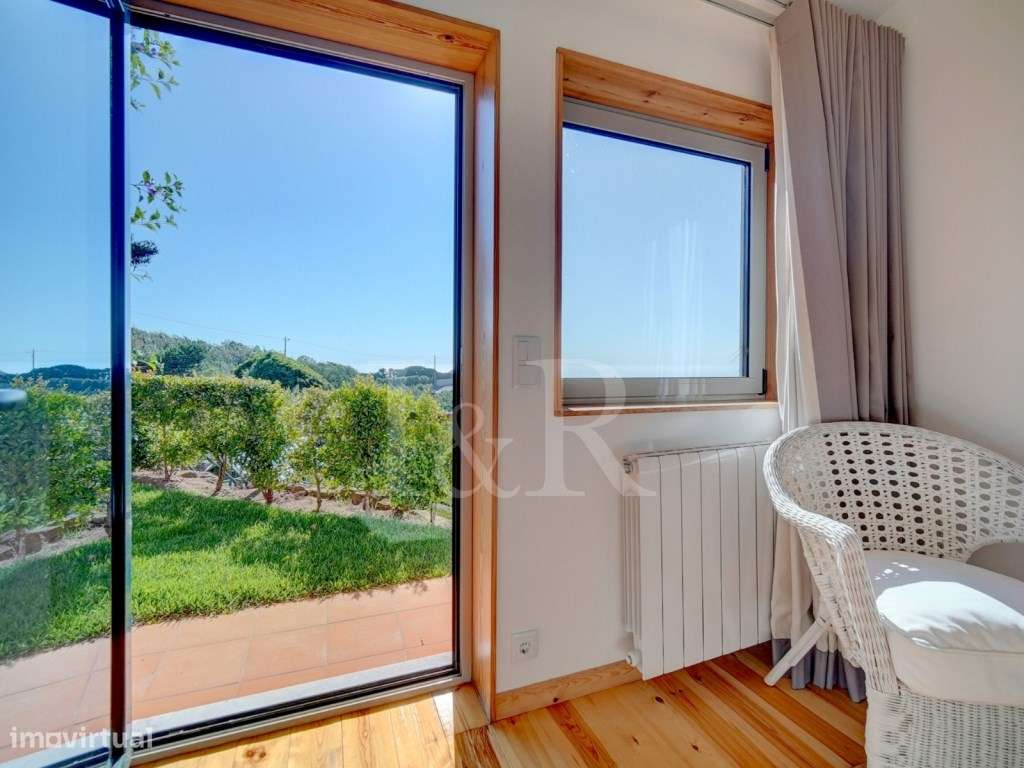 Moradia T2+3 com jardim e vista mar na Azóia, Sintra-47