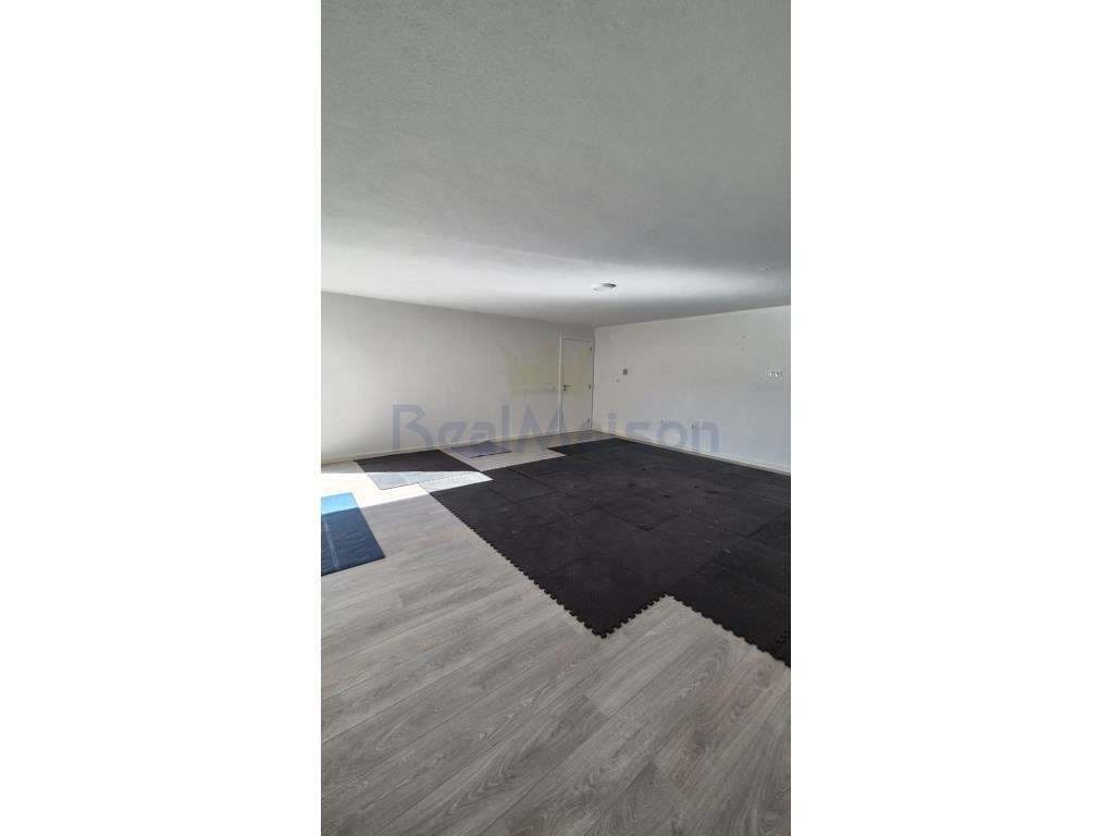 Excelente Moradia de Luxo c/ 7 quartos, Piscina e Jardim-28