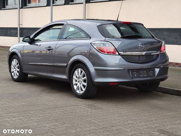 Opel Astra III GTC 1.9 CDTI Cosmo - 14