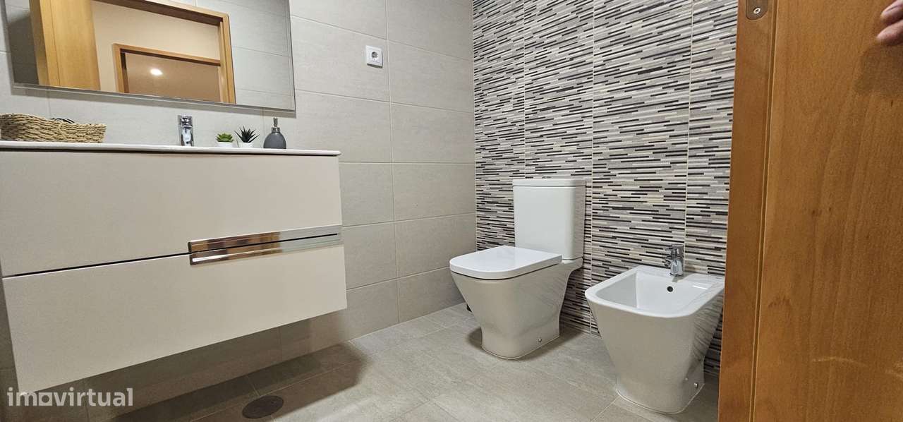 Apartamento Moderno T3 em Cesar-18