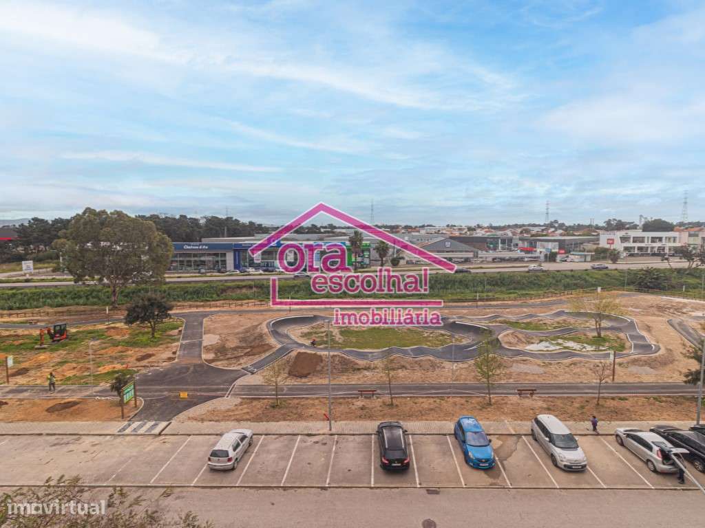 T2 de 2011 com 80 m2 e Garagem 40 m2 no Casal do Marco!-15