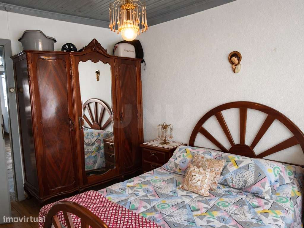 À primeira vista é uma casa como tantas outras. Na prática, é muito...-13