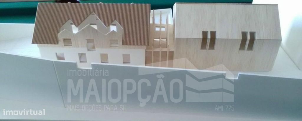 Moradia e Grande Terreno com Projeto para Turismo - Grande imagem: 1/22