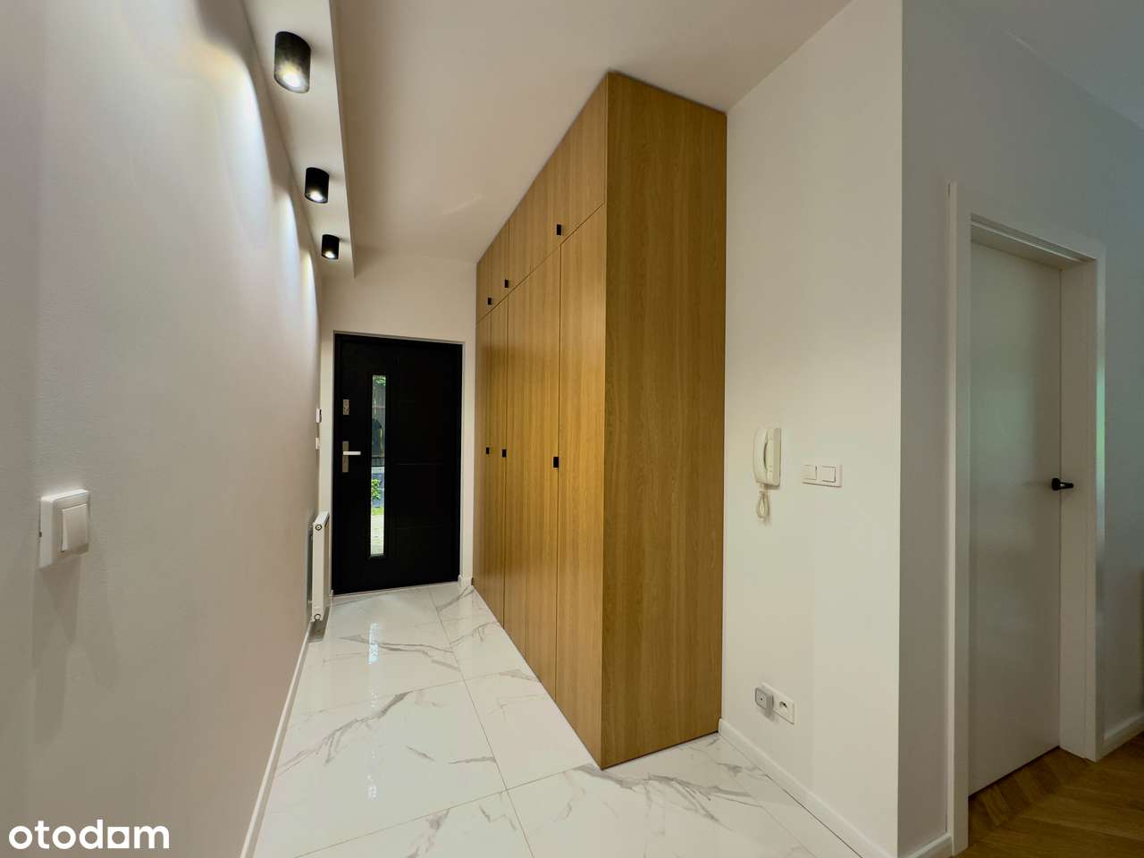 | Apartament z ogrodem i tarasem | Garaż + 2 miejsca | Zieleń i cisza-12