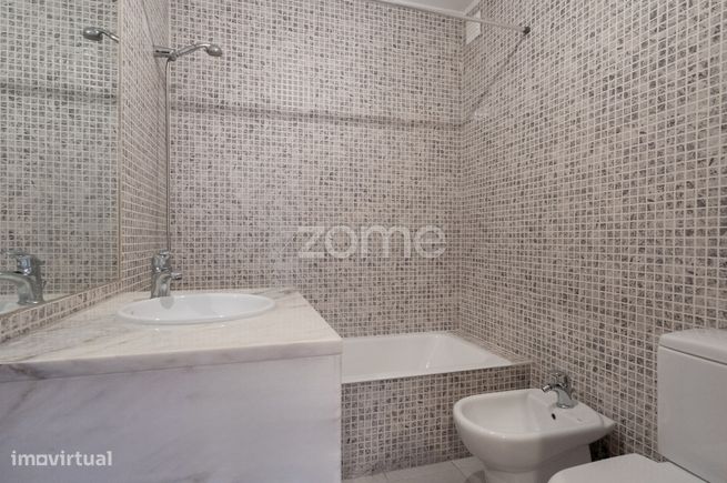 Apartamento T3 com duas varandas, garagem e arrumos, Maia-16