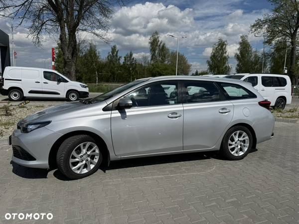 Toyota Auris 1.6 Premium - 1