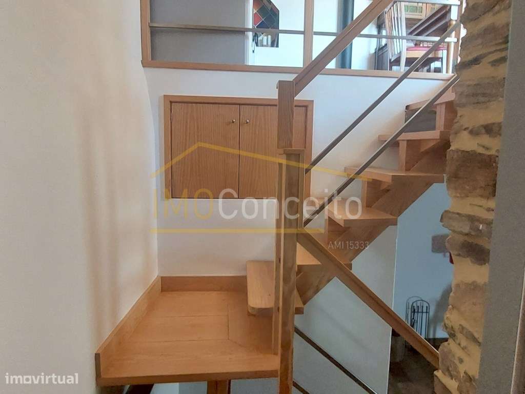 Alojamento local|| Moradia T3|| 2 pisos|| Castanheira de pera||-13