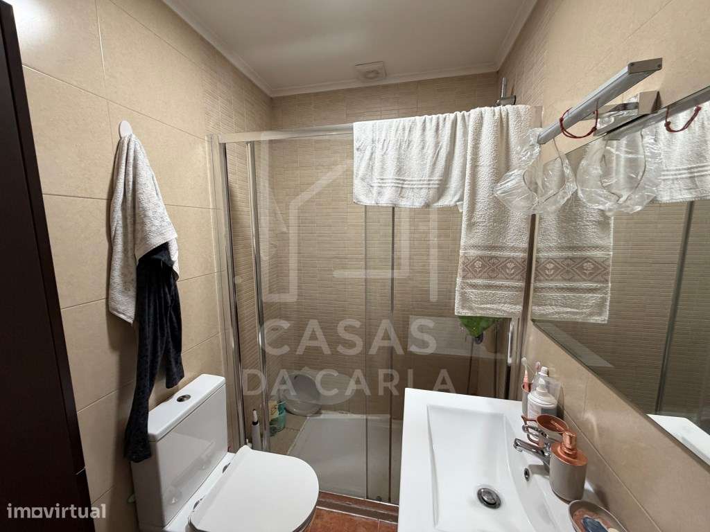 Moradia T2 remodelada com quintal em Alfundão-8