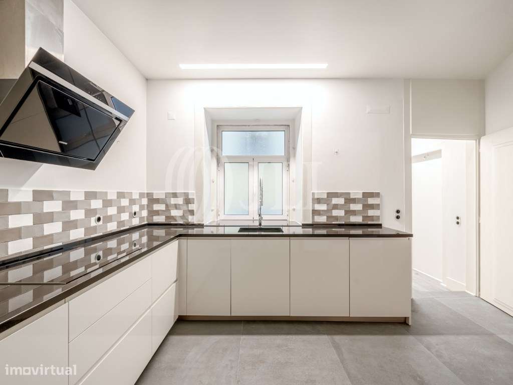 Apartamento T2+2 , renovado, em Alfama, Lisboa-10