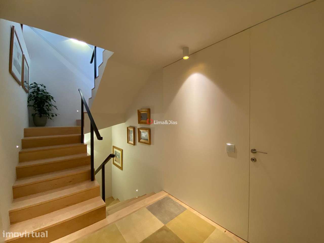 Moradia de Luxo T-3 à praia da Madalena-20