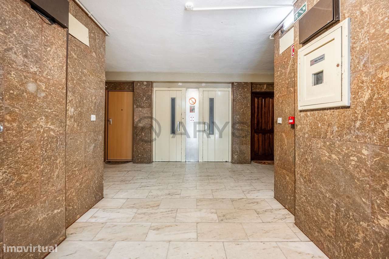 Apartamento T3 totalmente remodelado, com excelente exposição solar...-13