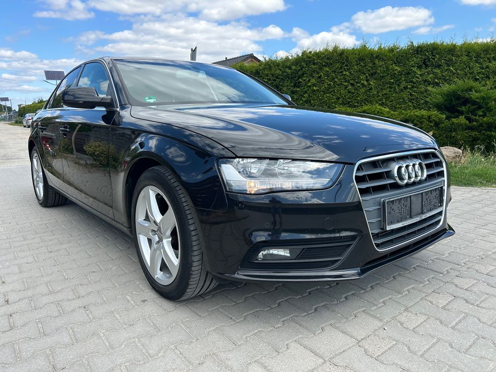 Audi A4 B8 (2007-2015) 2.0 TDI DPF Ambiente 2012
