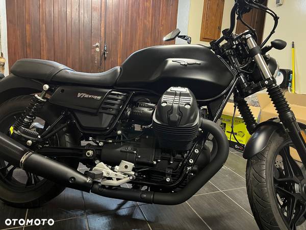 Moto Guzzi V7 - 3