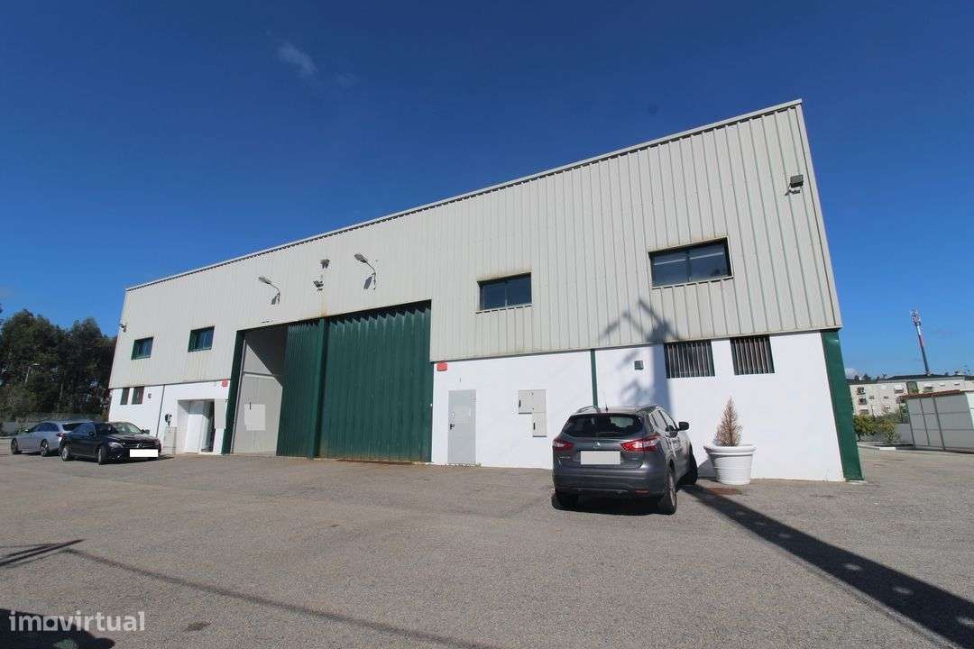 Excelente Armazém em Esmoriz-15