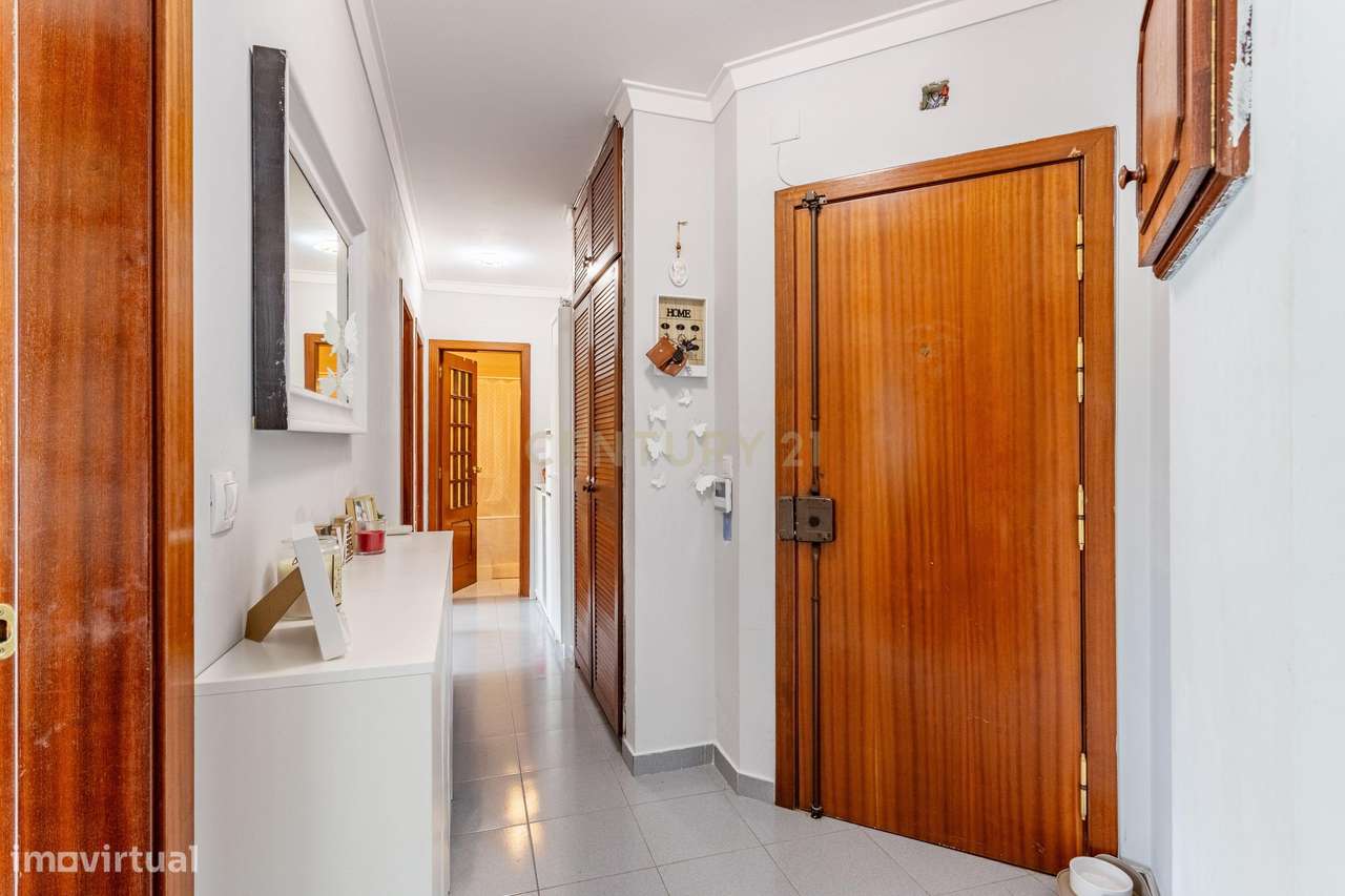 Apartamento T2 na Quinta da Maranhota em Vialonga-6