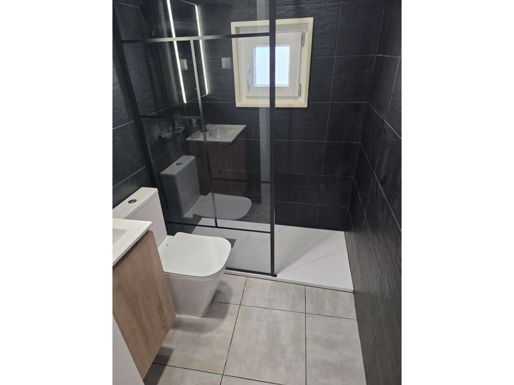 Simpática Moradia Térrea T2 com Piscina - Totalmente Remodelada-16