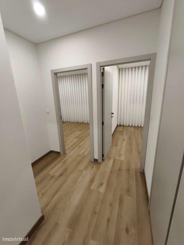 T2 Remodelado | Garagem | Arrumos | 100m da Estação de Paredes - Grande imagem: 5/12