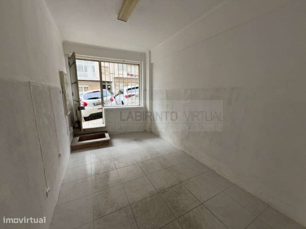 Arrenda-se Loja na Povoa de Santo Adrião, em Odivelas - Grande imagem: 2/4
