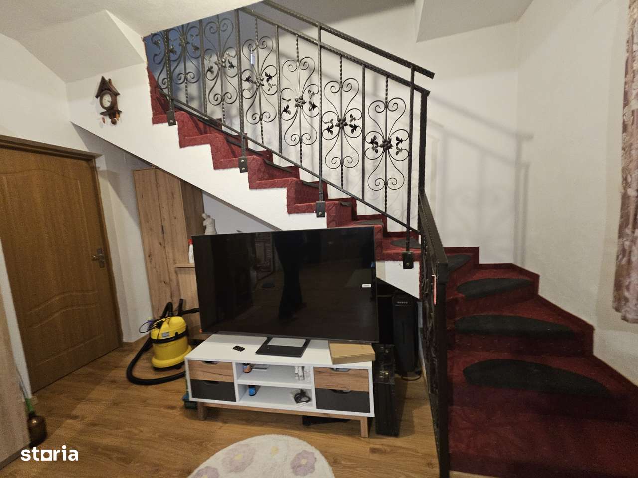 De vânzare Vilă P+1,Budeasa, teren 900 mp.,poziție frumoasă!-7