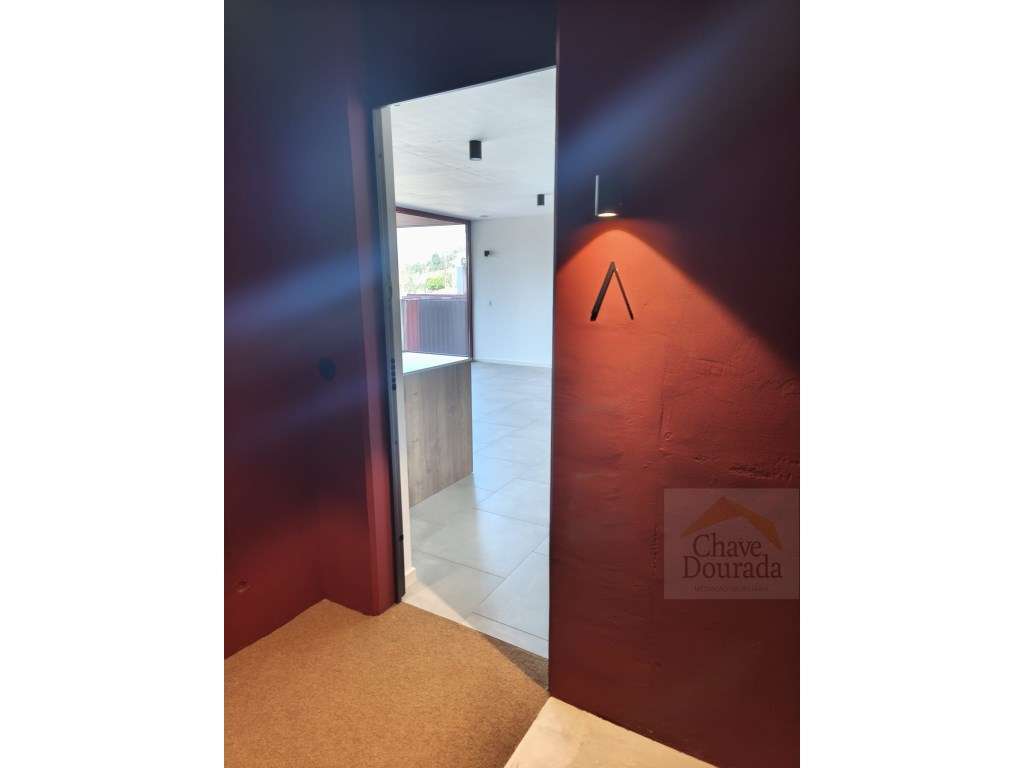 Apartamento T2 de luxo a estrear no Alto de São João-13