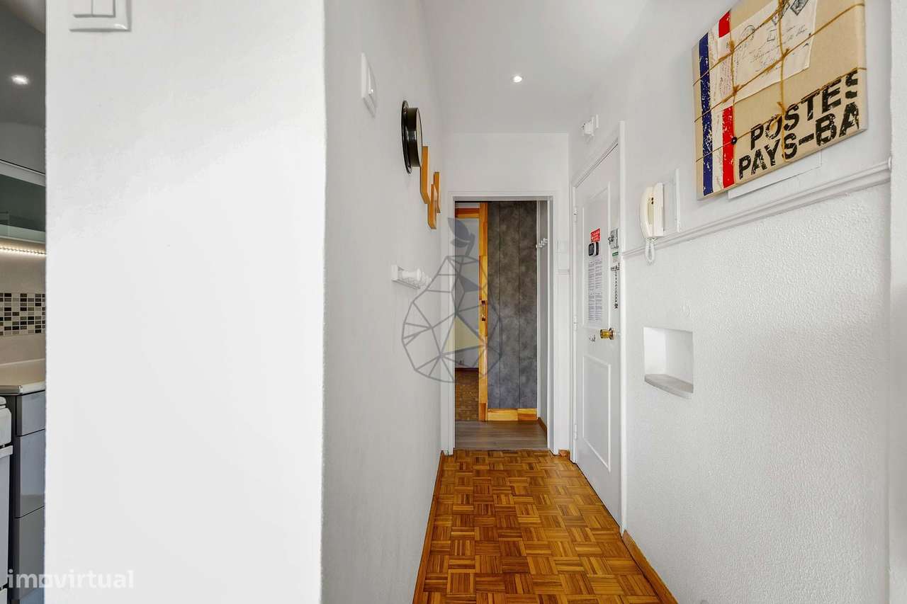 Apartamento T1  com Garagem e Piscina  no Coração da Praia da Rocha-17