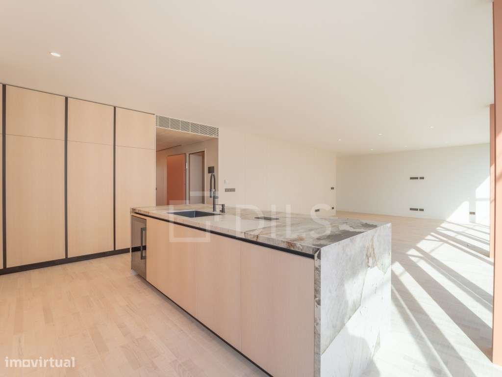 Apartamento T4+1 na Foz - Último Piso Cobertura Privativa-13