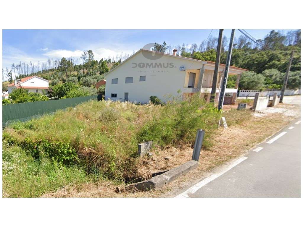 Moradia T4 para Recuperar em Ourém com Terreno Anexo-6