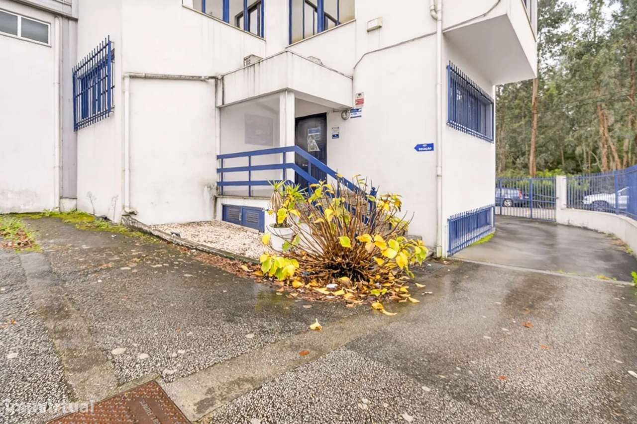 Armazém / Edifício Industrial com 1.800 m² | Avintes – Frente à N222-14