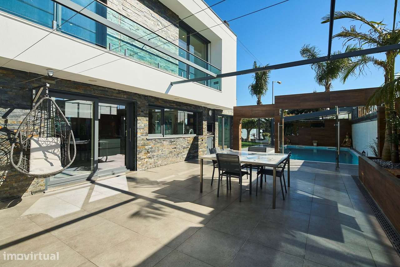 Moradia T4 com  piscina e jardim em zona privilegiada, Charneca da Cap-5