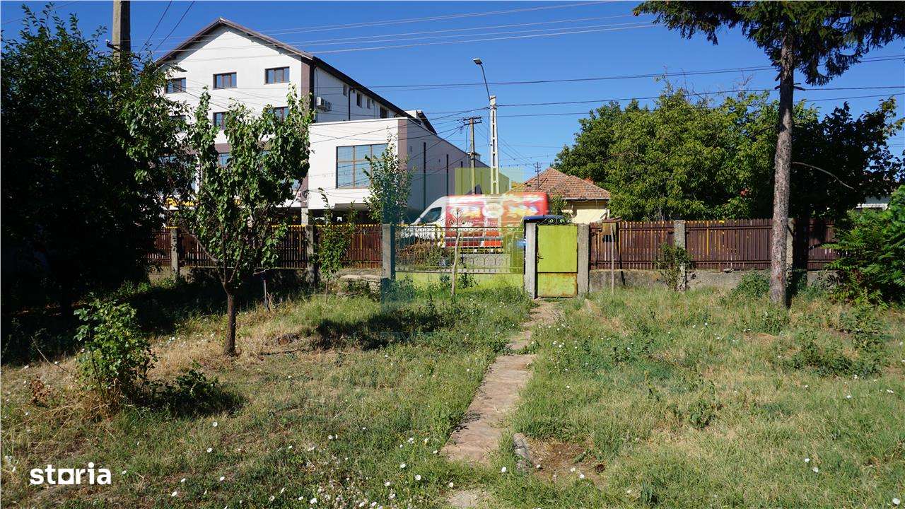 Teren stradal cu casa veche in Podari - toate utilitatile - Imagine principală: 5/9