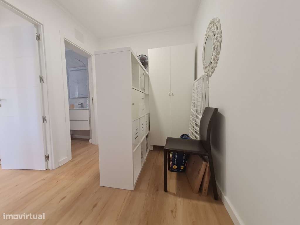 Vende-se T2+1 remodelado no centro-13