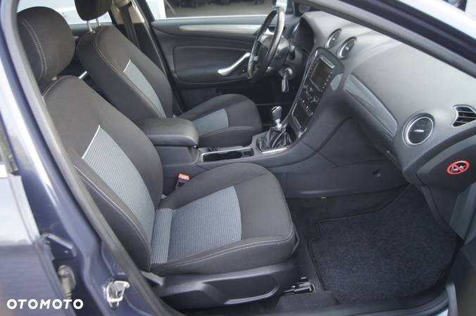 Ford Mondeo 2.0 TDCi Ambiente - 22