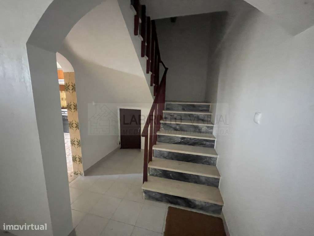 Vende-se Moradia V3 no Vimeiro - Lourinhã.-8