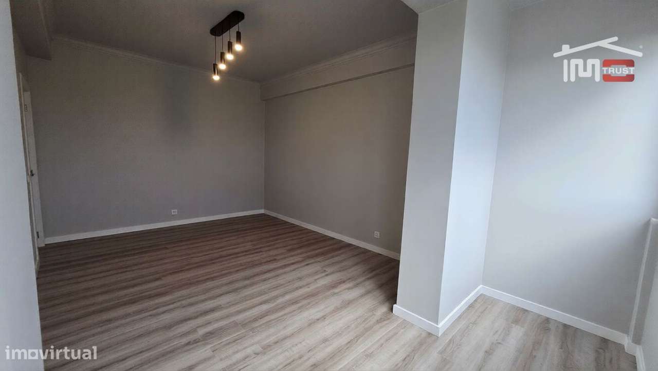 T2 Renovado no Centro de Setúbal  92 m²-5