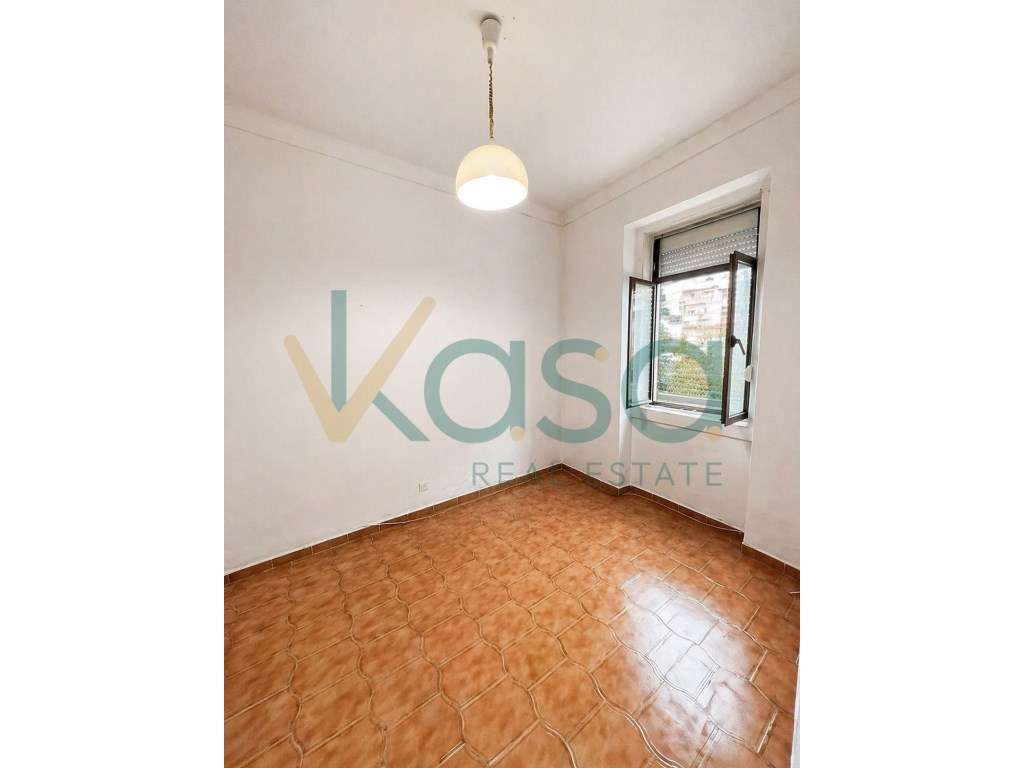 Excelente T2 oportunidade no coração do Barreiro ideal para investi...-8