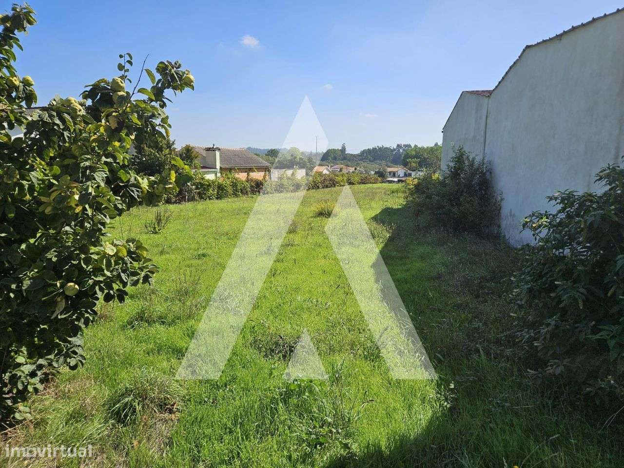 Terreno com possibilidade de construção situado em Eixo - Grande imagem: 4/9