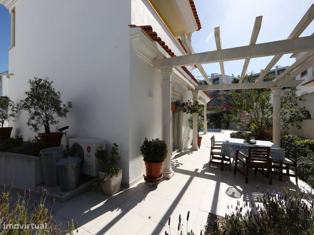 Magnífica Moradia T4 com piscina na Tapada | Sítio da Nazaré-37