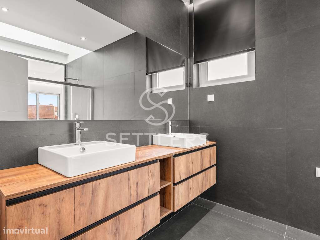 Moradia T4 isolada - Parede-21