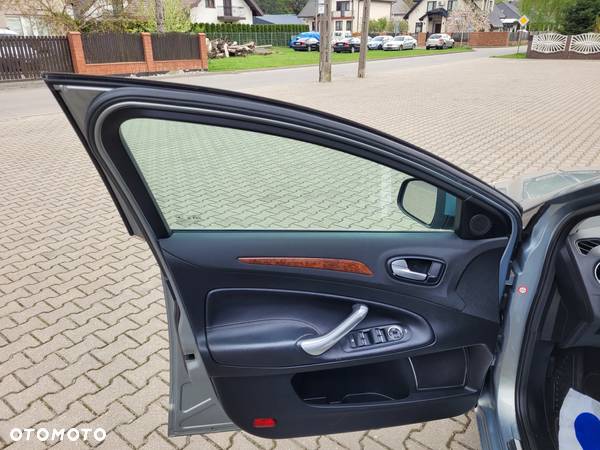 Ford Mondeo 2.5 Ghia - 18