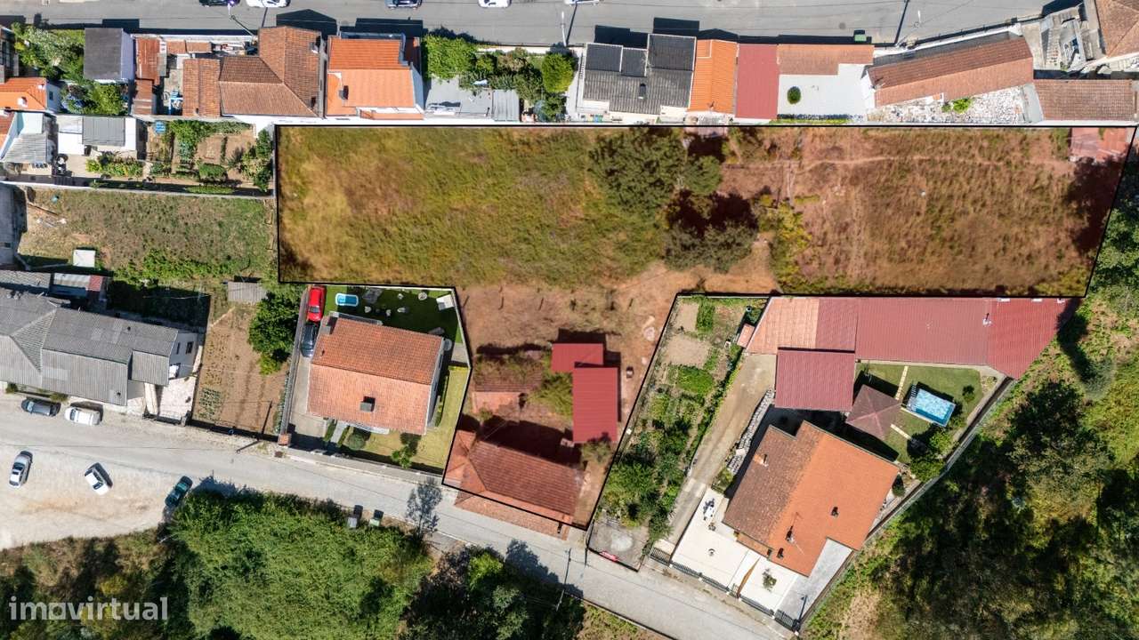 2 Moradias para restaurar, inseridas em um terreno de 2962m2, em Sandi-2